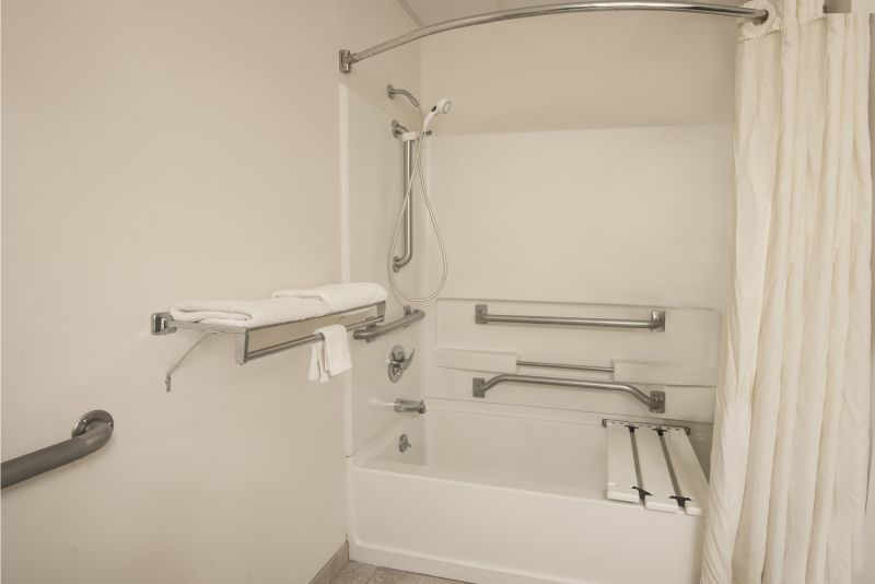 Accessible Bathtubs